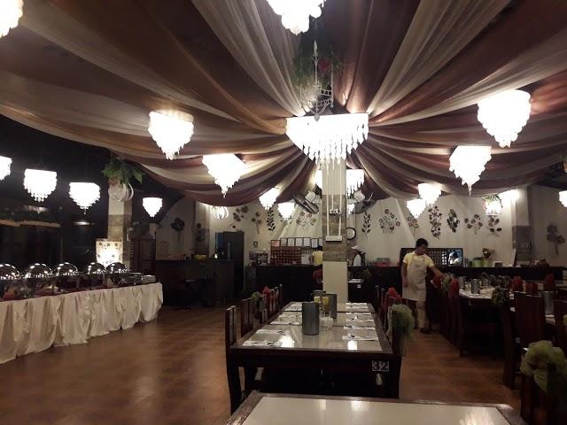 Balinsasayaw Restaurant and Casitas Tagaytay